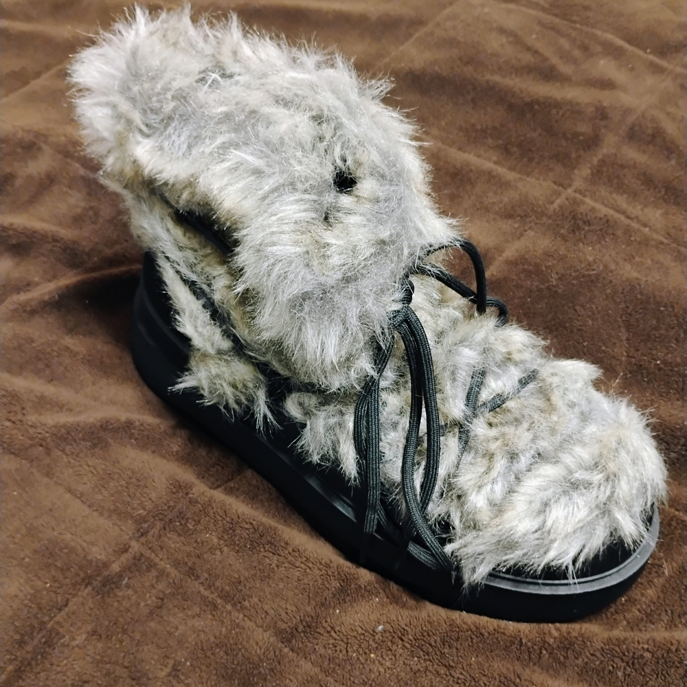 Just Fab Women's Faux Fur Winter Boots. . Rare And Out Of Stock At Stores. Obo. - Picture 4 of 8